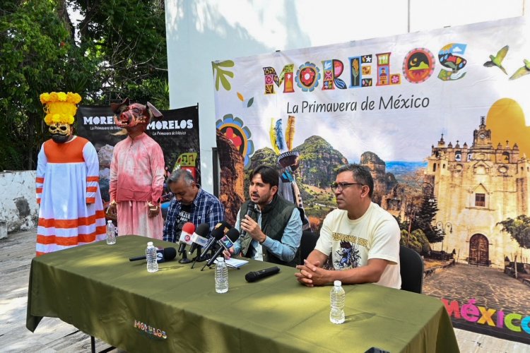 Se promueve la tradición de las mojigangas en Zacualpan