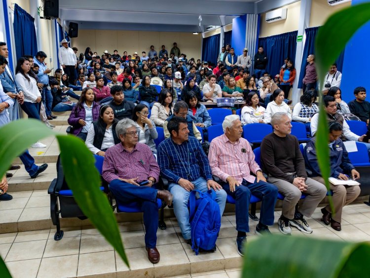 Disertan sobre relevancia del maíz en conferencias