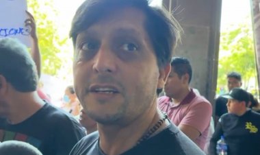 Se resisten a dejar andén carniceros, según acusan