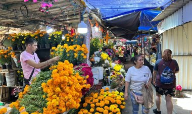 Quedó instalado el tianguis de Día de Muertos en el ALM
