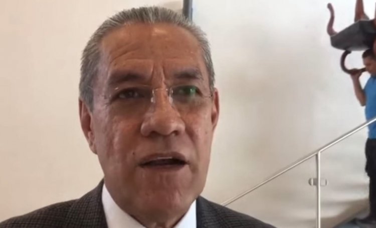 Abogados, por labor profesional  del Órgano de Admon. Judicial