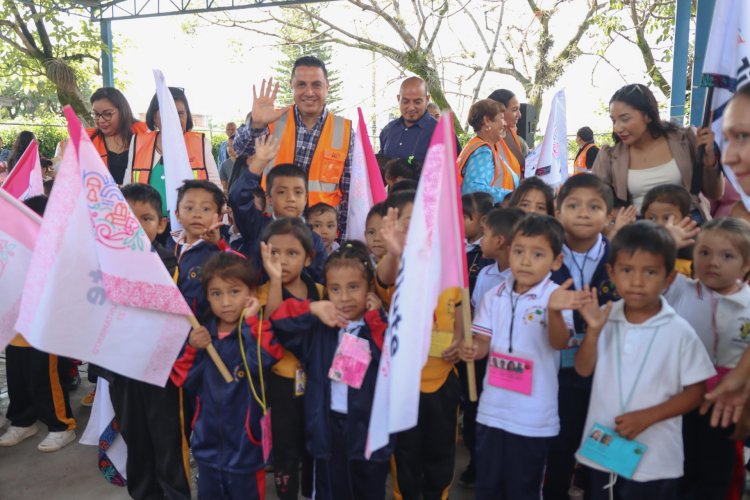 Apuesta Eder Rodríguez por educación digna en Jiutepec