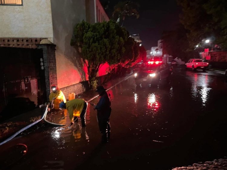 Lluvias también inundan negocios y bajan ventas