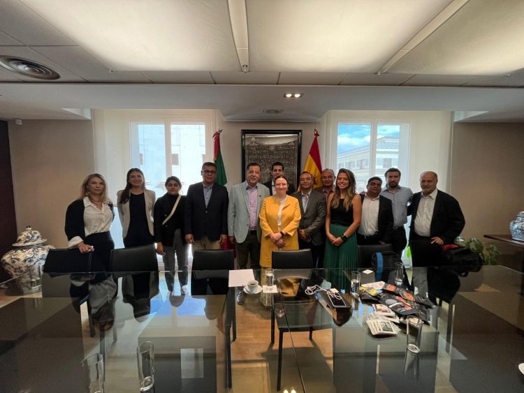 Fortalecen lazo comercial  con la embajada de España