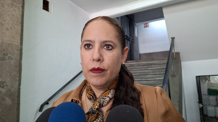 Fijan hasta finales de año prohibir celulares en aulas