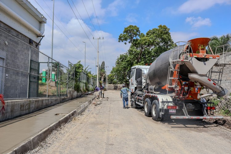 Construcción de acceso al hospital de Jiutepec avanza