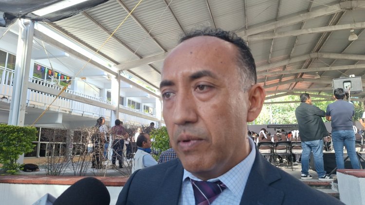 Suben y suben quejas contra maestros: IEBEM