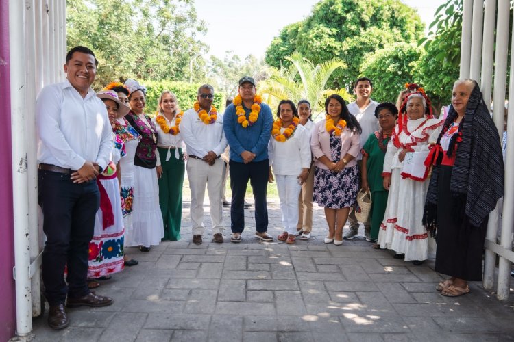 Comunidades vulnerables reciben proyectos sociales