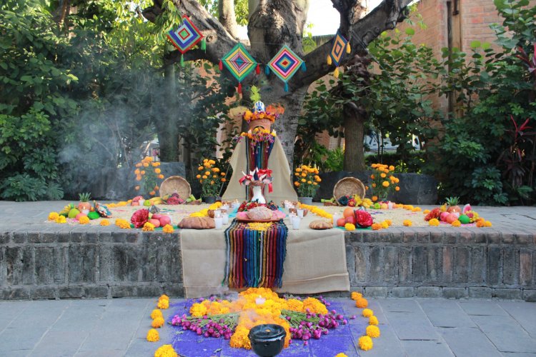 Realizan exposición de altares en el  Festival “Almas de Luz Jojutla 2025”