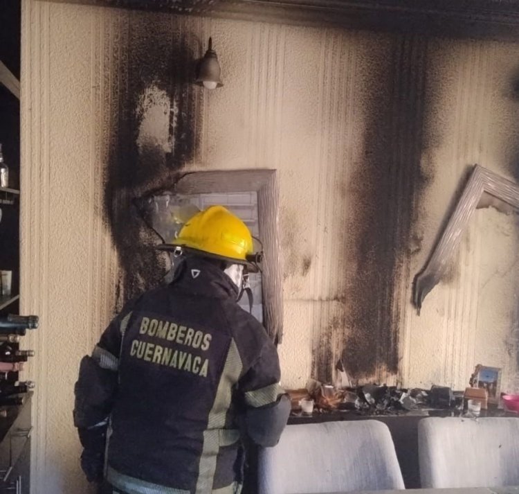 Llaman bomberos de Cuernavaca a cuidados con veladoras en ofrendas