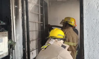 Se prendió vivienda en Lomas de  Cortés; intervinieron los bomberos
