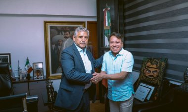 Alcalde Urióstegui recibió  al embajador de Panamá