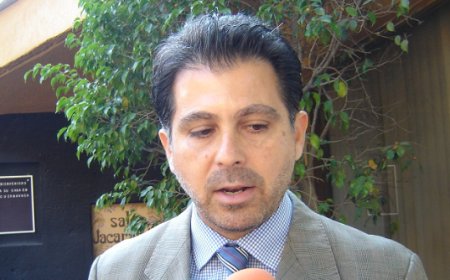 G. Arroyo protege obra  irregular en V. Hermosa