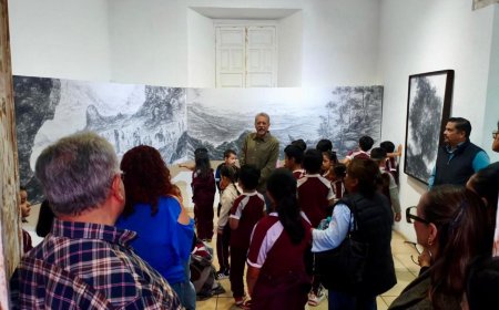 Disfrutan niños de la obra del maestro Jorge Cázares