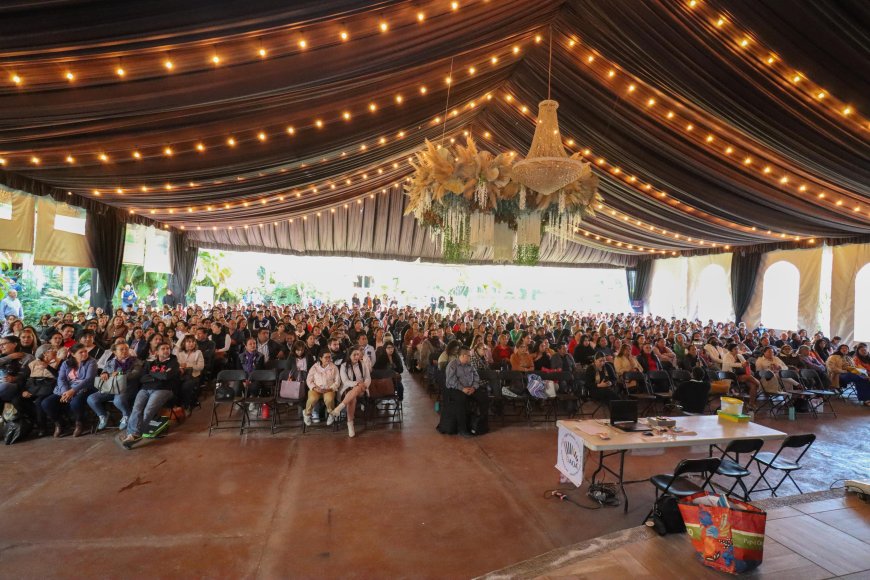 Capacitación a más de mil 500 docentes en Jiutepec