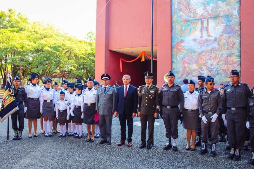 J. Luis Urióstegui resalta valor  y heroísmo del escuadrón 201