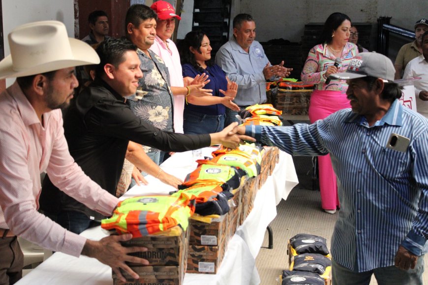 Ayuntamiento de Jojutla entregó  uniformes a 51 sindicalizados
