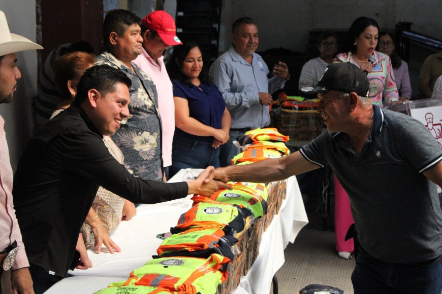 Ayuntamiento de Jojutla entregó  uniformes a 51 sindicalizados