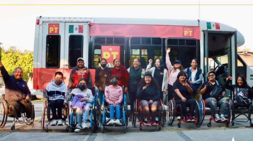 Apoyo a personas con discapacidad  con autobús especialmente adaptado