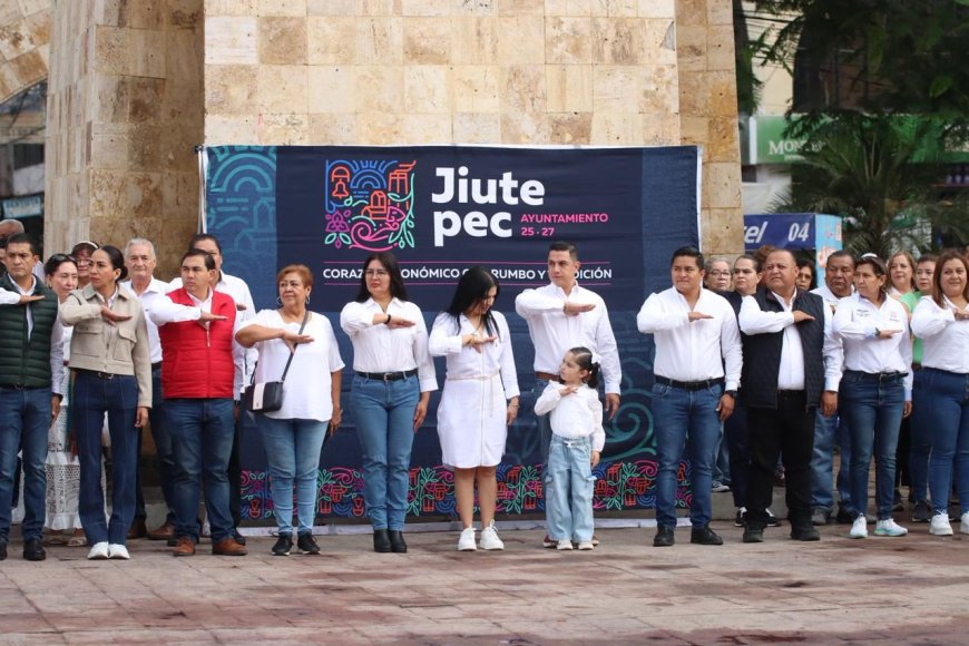 Eder Rodríguez encabezó honores por la Revolución