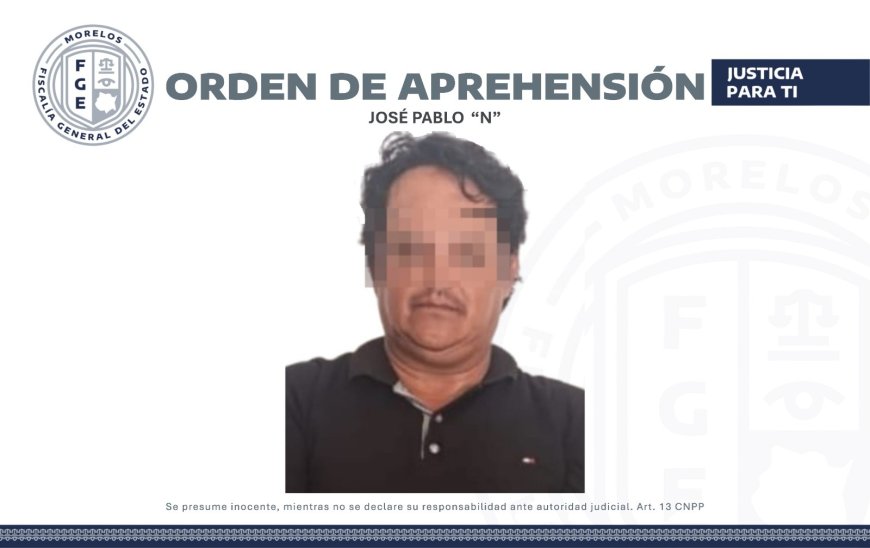 La golpeó en auto movimiento  y la lanzó; ella fue hospitalizada