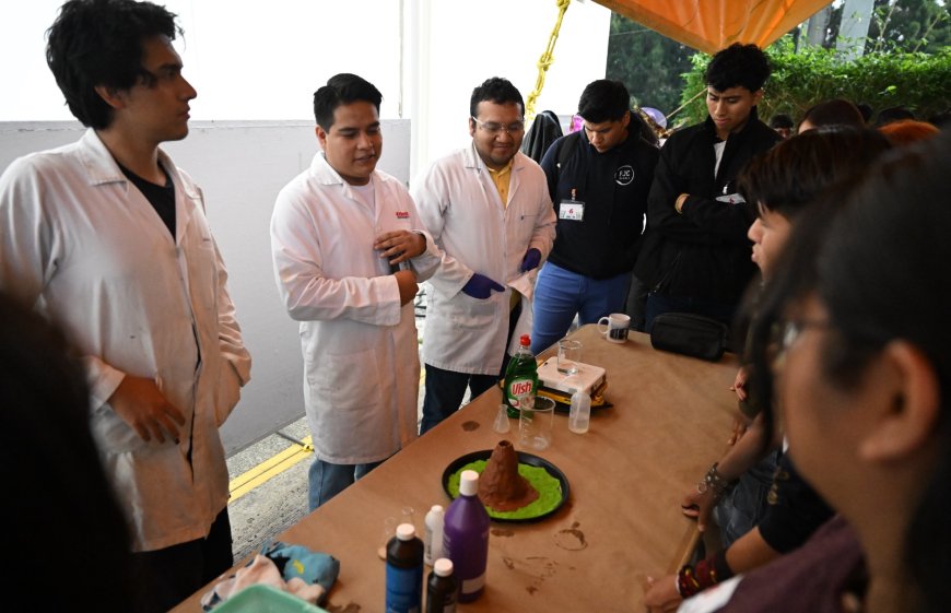 Con Puertas Abiertas, difunde CIQ oferta  educativa a estudiantes de bachillerato