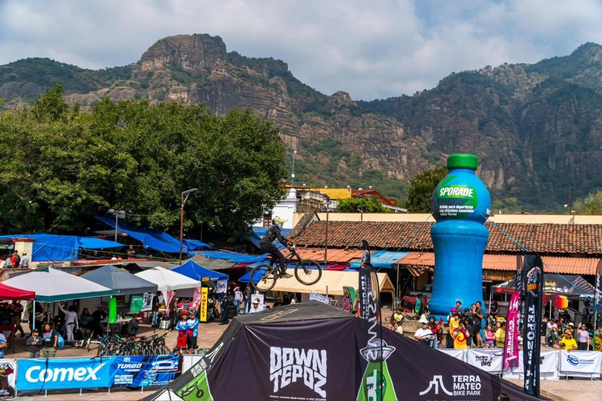 Se vivió la 4a edición del Down Tepoz '25, competencia de descenso urbano