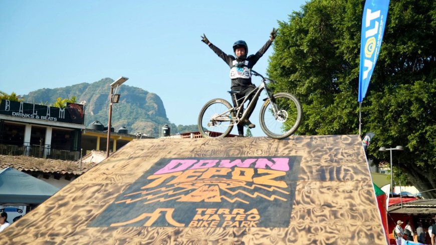 Se vivió la 4a edición del Down Tepoz '25, competencia de descenso urbano