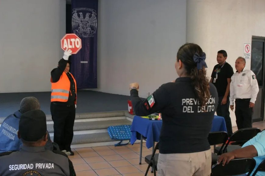Ante la actividad delictiva en la capital,  capacita Seprac a docentes y alumnos