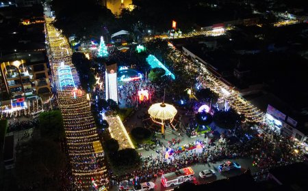 Ya brilla el árbol de navidad y  la Villa Iluminada en Jiutepec