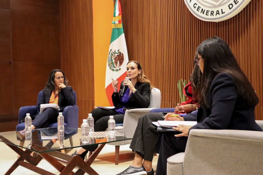 En contra de la violencia a ellas realizan conversatorio