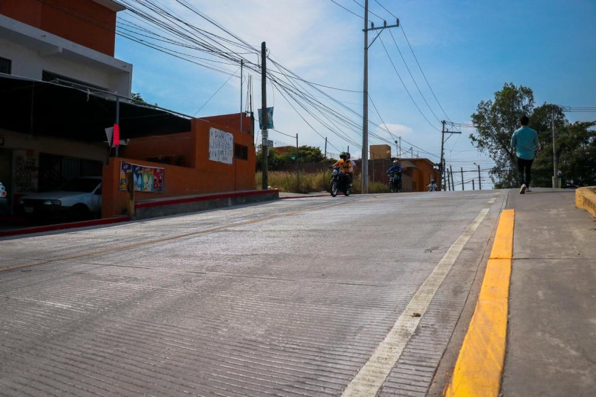 José Luis Urióstegui inaugura  obras que transforman vialidad