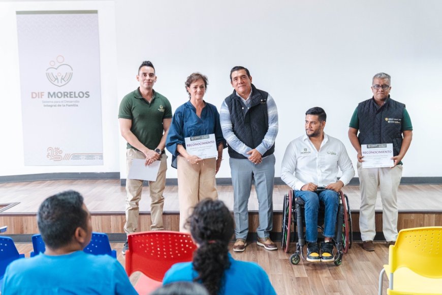 Hizo entrega SEDIF de apoyos  a personas con discapacidad
