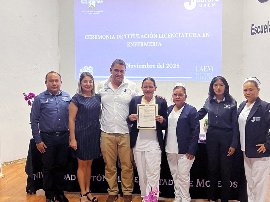 La primera mujer de la comunidad  sorda de UAEM, enfermera titulada