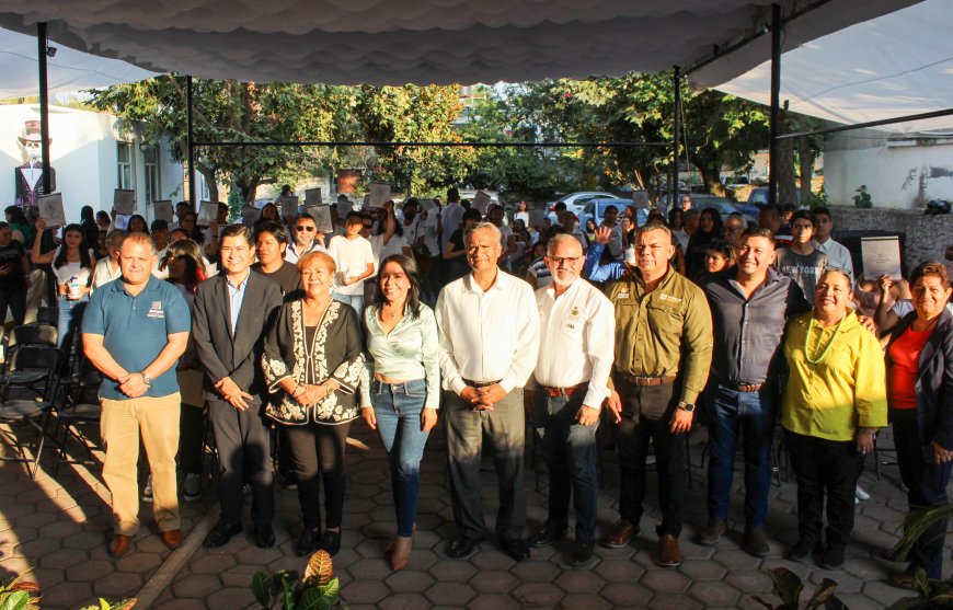 En Jiutepec entregaron certificados de  educación básica a jóvenes y adultos