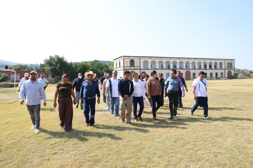 Cada vez más cerca, la Universidad  Rosario Castellanos en Chinameca