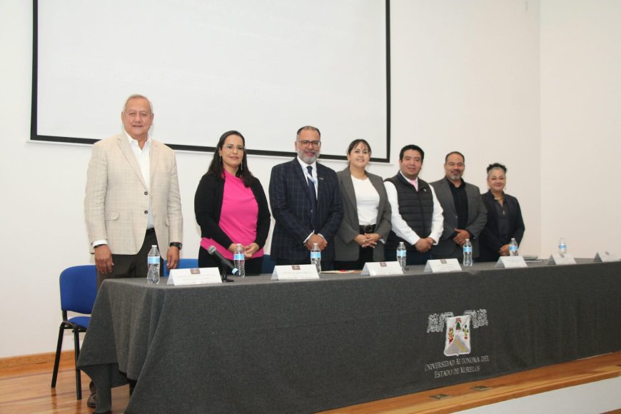 Evalúan los planes de estudio en Enfermería