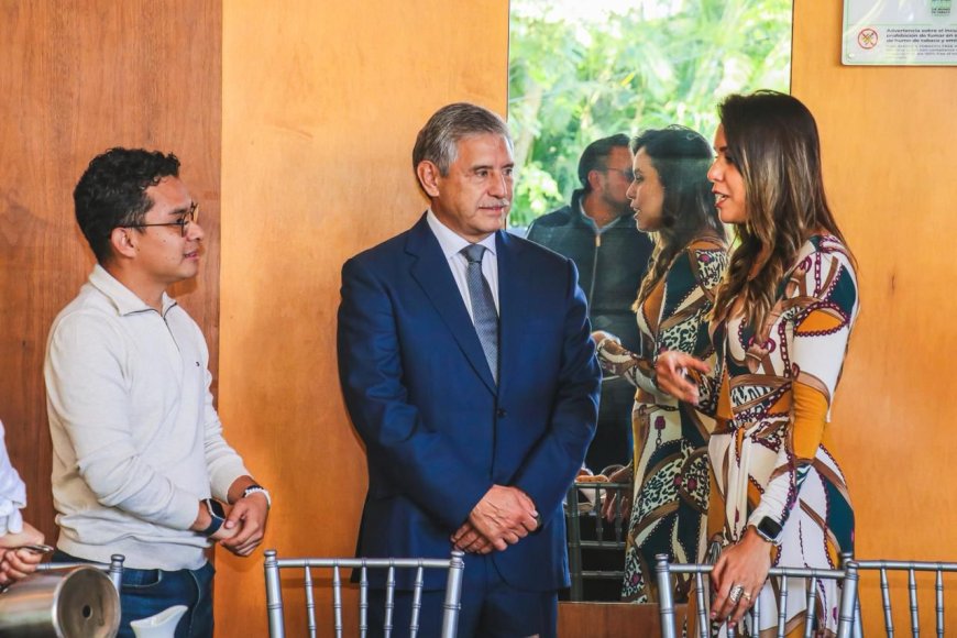 Alcalde Urióstegui impulsa el desarrollo  económico del sector automotriz local