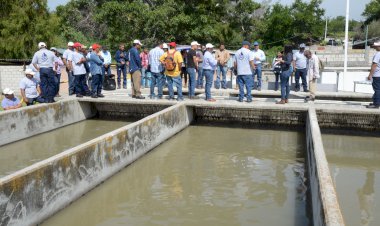 Capacitan a municipios en el  tratamiento de aguas residuales