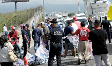 Por 2º día, becarios de programa federal desquiciaron Cuernavaca