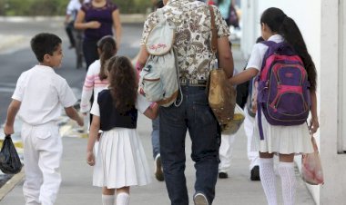 En desacuerdo padres de familia  en mandar a clases a sus hijos
