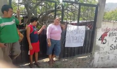 Con trapos blancos, en Ayala piden ayuda urgente a Blanco y AMLO