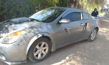 Logran recuperar 2 autos Nissan con reporte de robo