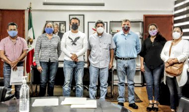 Se reúne el edil  con pensionados