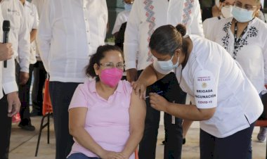 Se inició ya la vacunación para docentes de Morelos