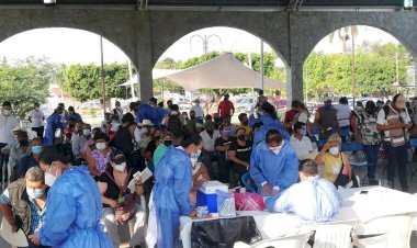 Comenzó vacunación de adultos de 49 a 59 años en la zona Poniente