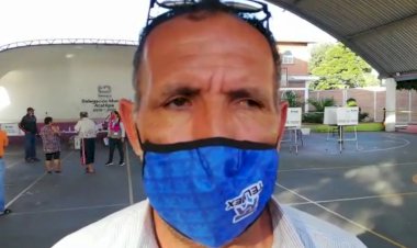 Se quejan ciudadanos por falta de organización en la consulta