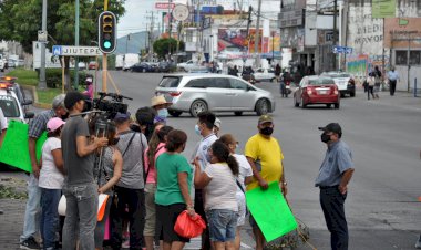 Bloquean bulevar Cuauhnáhuac;  exigen el abasto de agua potable