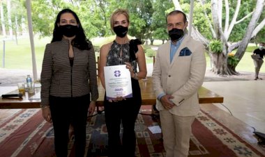 Entregan reconocimiento a 34 empresarios de gran trayectoria