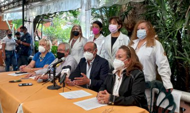 Pugnas entre médicos cirujanos; algunos desconocen a la presidente